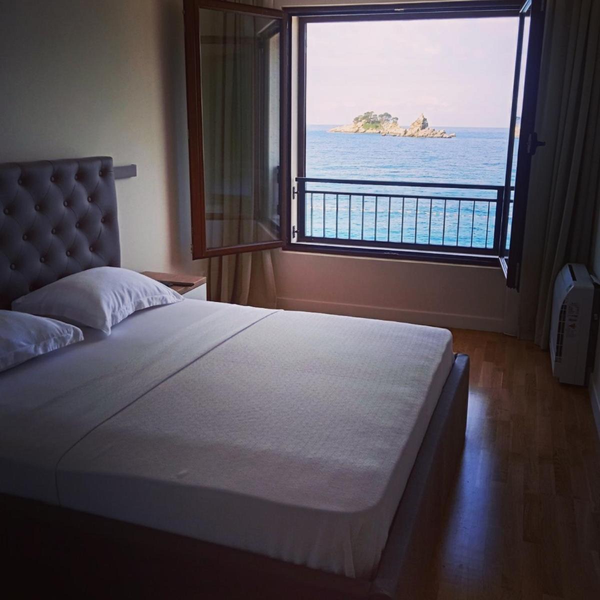 Mar Azul Apartments Petrovac ภายนอก รูปภาพ